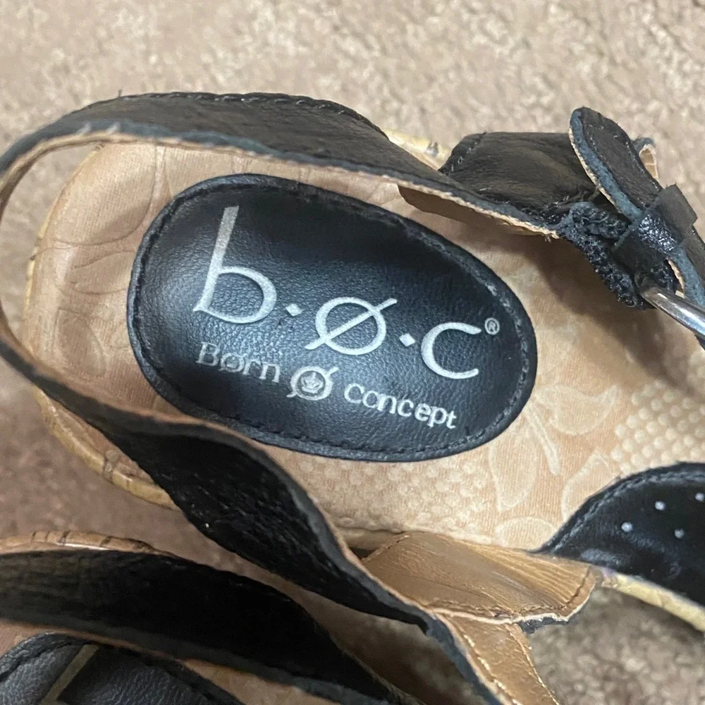 b.o.c. Black Floral Strap Leather Platform Wedge Sandals Size 6